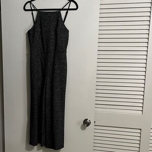 Elegant Black Sleeveless Capri jumpsuit